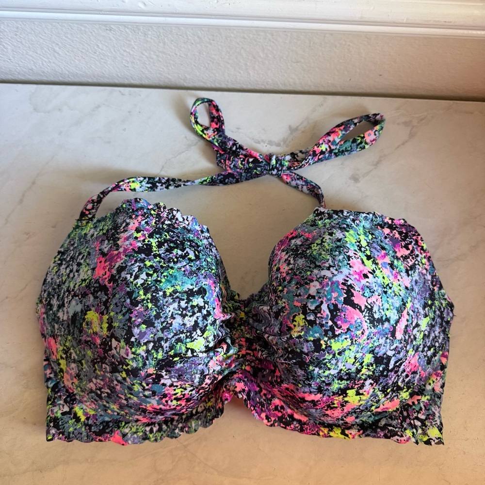 ❇️Victoria's Secret Multicolor Abstract Bikini Top 2 for $22❇️
